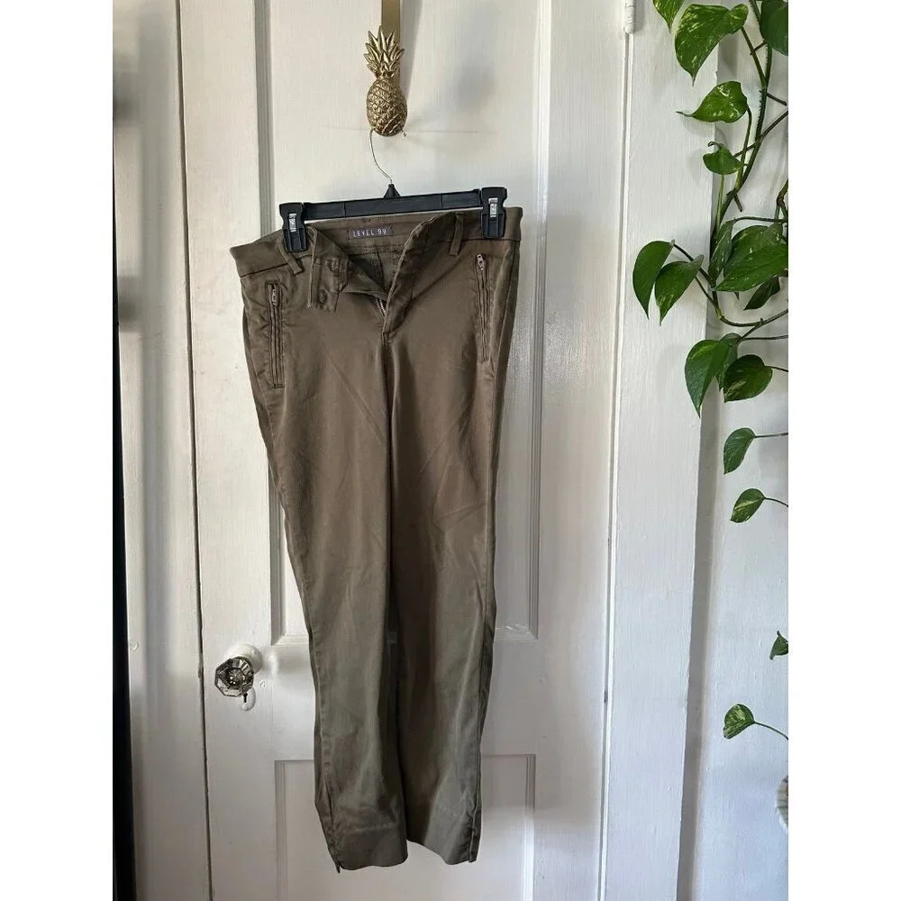 Level 99 Women’s size 28 dark jeans